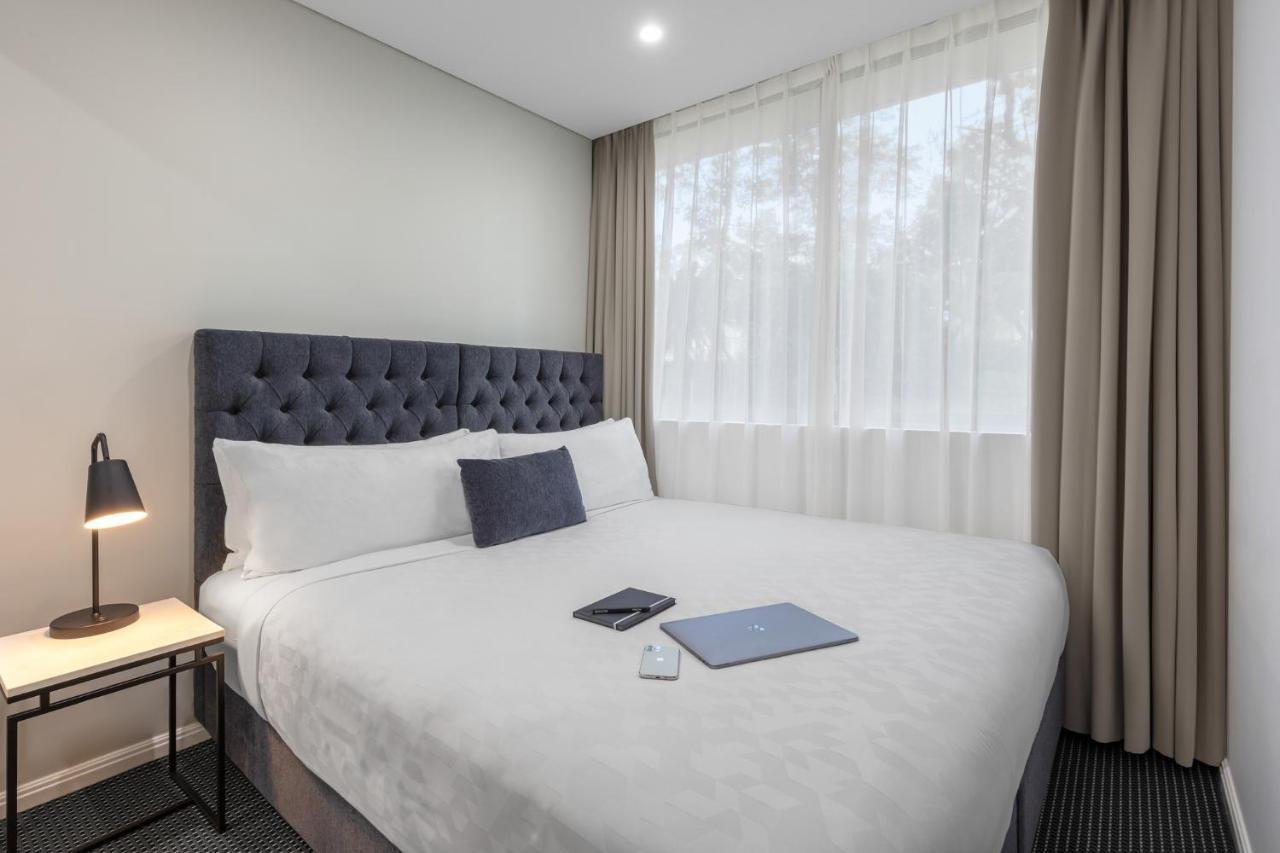 فندق ميريتون سويتس نورث ريد سيدني المظهر الخارجي الصورة A bedroom at the hotel